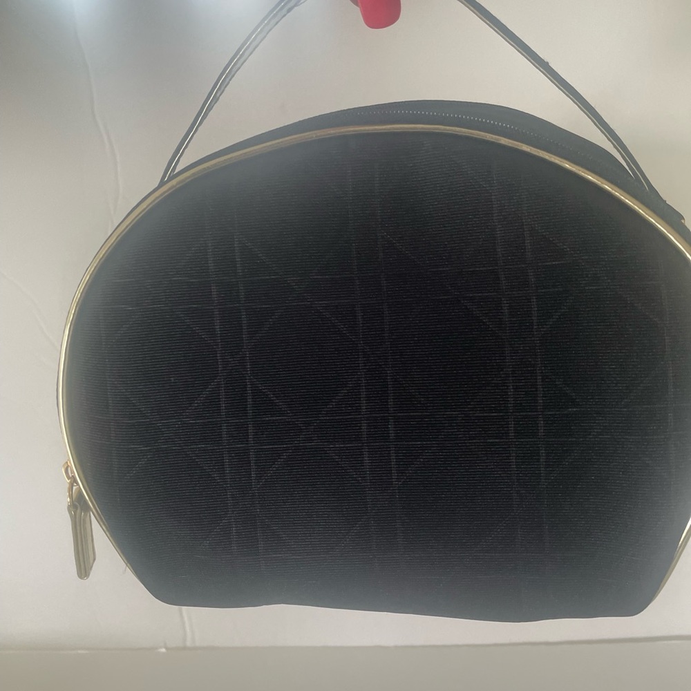 Dior Black and Gold Cosmetic Bag with Sophisticated Design - Picture 2 of 5